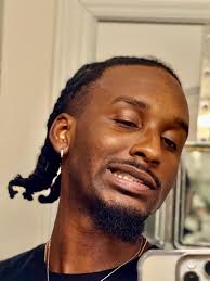 Boston Celtics great Bill Russell didn't attend his Naismith Memorial  Basketball Hall of Fame induction ceremony in 1975. 44 years later, he  finally accepted his HOF ring 👏