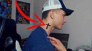 Velkým problémem může být postoj vašich kolegů v zaměstnání. Proc Jsem Si Udelal Prvni Tetovani Na Krk Youtube