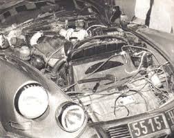 Parmi ces projets, celui d'un moteur hybride fonctionnant à l'essence et à l'eau et permettant à la fois d'améliorer significativement le rendement des moteurs à explosion et de moins polluer. Moteur A Eau De Jean Chambrin