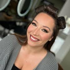 Lori Innes's Instagram, Twitter & Facebook