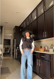 happy saturday🎱💐⚡️🪩 #livestock #westernfashion #fyp #yayaya #pigs