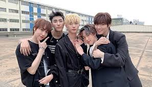 A bunch of stunning performances! Pin By K F On 1111 Sort Korean Bands Boy Groups Kpop Boy