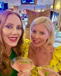 Ann Etter's Instagram, Twitter & Facebook