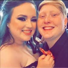 Kasey Holcomb's Instagram, Twitter & Facebook