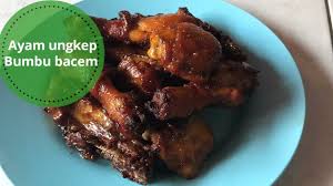 Sengaja dibelah jadi dua biar merata pas diungkep bumbunya. Resep Ayam Ungkep Bumbu Bacem Youtube
