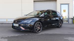 Unsure (to this day, some might hazard) as to how seat slotted into range of marques under its control, the vw group's decision to brand the company the 'performance wing' of its. Kombi Oder Suv Seat Leon Cupra R St Vs Cupra Ateca Autogefuhl