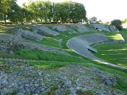 Theatre Romain Autun Augustodunum Wikipedia Avec Images Saone Et Loire Region Bourgogne