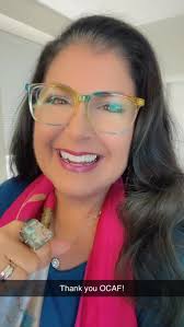 Lynn Abaté-Johnson, Queen Of commUNITY, 🌍 Biz Cons.,Author