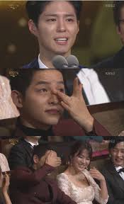 해당 사진은 최근 한 온라인 커뮤니티에 '송중기 결혼발표 후 한 아파트 단지의 쓰레기장'이란 제목으로 게시됐다. ë°•ë³´ê²€ ë‚¨ìžì¹œêµ¬ ì†¡ì¤'ê¸° ì¡°ì–¸ëŒ€ë¡œ ì†¡í˜œêµ ì´í˜¼ ì–½ížˆìž ëª» ì°¸ì•„