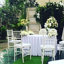 Sebelum menentukan dana pernikahan, anda dan pasangan perlu membuat daftar kebutuhan pernikahan beserta biayanya. Dekorasi Wedding Outdoor Yang Kasual Dengan Budget Kecil Sewa Rumput Com