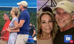 Through initiatives, grantmaking and neighborhood engagement the gifford foundation strengthens community assets in order to improve. Kathie Lee Gifford S New Man Is A 56 Year Old Insurance Agent From Tennessee Daily Mail Online