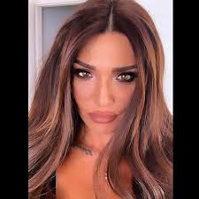 Η στιγμή που η αγγελική ηλιάδη μπήκε στο μπάνιο της φάρμας έφτασε το βράδυ της τετάρτης (15/12). Aggelikh Hliadh Aggelikh Hliadh Aggeliki Iliadi