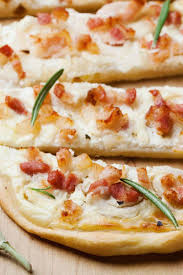 Pizza Au Fromage A Raclette Pizza Fromage Recettes De Cuisine Cuisine De Rue