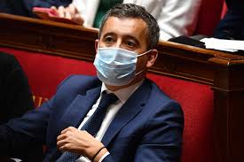 Selon le parisien, des sms où elle le traite de « sale con » ont été retrouvés par les enquêteurs. Darmanin Accuse De Viol Pourquoi L Enquete A T Elle Ete Rouverte