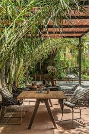 Sovremennyj Dom S Tropicheskim Sadom V Barselone Foto Idei Dizajn Tropical Garden Garden Room Patio