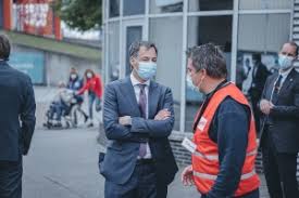 Het vaccinatiecentrum gent is op zoek naar 500 medisch geschoolde vrijwilligers. Werkbezoek Aan Vaccinatiecentrum Gent Alexander De Croo
