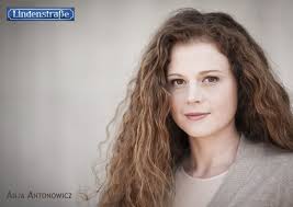 Immer wieder kamen und gingen verschiedene rollen und schauspieler. Daserste De Lindenstrasse Anja Antonowicz Schauspieler Leute Strasse