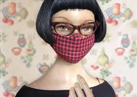 The main fabric is wider at the side than the lining piece. Diy Instructions Sewing A Hybrid Cloth Mask Iris Luckhaus Illustration Design