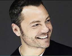 Tiziano ferro innamorato perso di suo marito. Tiziano Ferro Si E Sposato A Sabaudia Ecco Chi E Il Marito