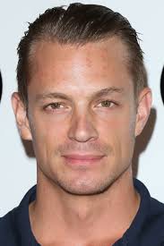He has watched the first 'robocop' movie around 15 to 20 times. Joel Kinnaman Filme Alter Biographie