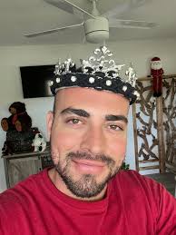 Hi I was wondering if any one has made a robin (red breast) at all I've  been asked to make one for a friend and can't find any macrame instructions  for one