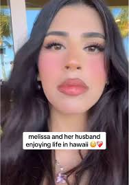 Melissa y su esposo disfrutando de la vida en Hawái