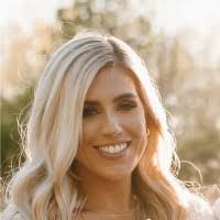 Stephanie Spence's Instagram, Twitter & Facebook