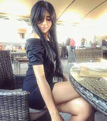 The girl is wearing causual a pink jacket on floral background. Cute Hot Girls On The Instagram Hair M Brown Hair Cute Hot Girls On The Instagram Beauty M Black Hair Brown Hair