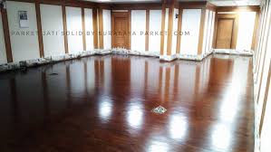 Beberapa kayu yang digunakan untuk lantai seperti kayu jati, kayu merbau, kayu sonokeling dan lainnya. Harga Lantai Kayu Parket Robina Lidah Kulon Harga Jual Lantai Kayu Malang Surabaya 081 222 555 452