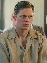 Bill Skarsgard<33