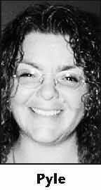 Lori Pyle's Instagram, Twitter & Facebook