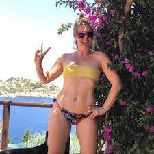 La cantante noemi in splendida forma! Noemi Dimagrita Prima Del Matrimonio Ecco La Dieta Della Cantante
