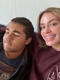 Happy holidays from me & Ash🎄☃️✨ show me a pic you took recently that made  you happy 🫶🏼