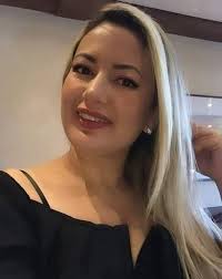 Today I turn 40… No friends, no husband, but still celebrating with my love  for cakes 🎂❤️ linkr.bio/Whatsappdatingcollme_