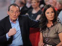 Mais après une brève rupture, dont elle n'avait pas dévoilé la raison, elle s'est finalement remise avec lui ! Jean Pierre Pernaut Victime D Un Complot Le Coup De Gue Tele Star
