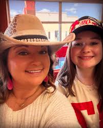 I've helped this cutie all week with Emmy's Lemmy's so it's her turn to  help mama! Car is loaded and we stopped to grab a bite to eat before a  private event