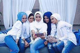 Memang tidak dapat dinafikan, mereka semua dianugerahkan wajah yang cantik dan manis sekali. Perghh Cun Habis 10 Foto Adik Beradik Rozita Che Wan Yang Ramai Tak Tahu Iluminasi