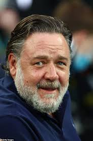 Russell Crowe almost gets bitten by a venomous snake while walking barefoot  at his Nana Glen home