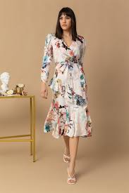 Kruvaze Yaka Etegi Volanli Elbise Fusya 2020 Elbise Elbise Modelleri The Dress