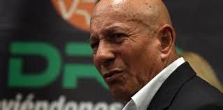 Comisionados se hicieron de la vista larga