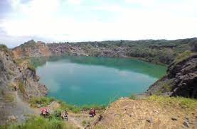 Danau air tawar yang terbentuk dari penambangan ini hijau dan. 6 Tips Ke Danau Quarry Jayamix Tegalega Cigudeg Bogor