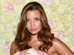 However, not everyone liked the form of presenting the, fashion, beauty, makeup and new pics. Julia Wieniawa Wiek Wzrost Instagram Kim Jest Uczestniczka Tanca Z Gwiazdami 11 Radio Zet