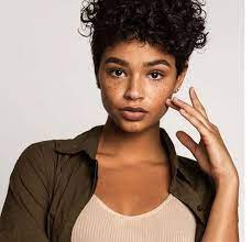 A Complete Guide To Buiding A Regimen Using Product Ingredients And Consistency Emily Cottontop Aiyana Lewis Curly Hair Styles Short Hair Styles