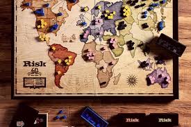 Risk es un divertido juego bélico de estrategia en el que tenemos que conquistar territorios. Los 24 Mejores Juegos De Mesa Para Adultos Pixelmeeple Com