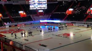 I anläggningen finns rinkarna scaniarinken och telgerinken som används till ishockey och konståkning. Finland And Czech Republic Enters The Ice In Scaniarinken Sweden Hockey Games 2018 Youtube