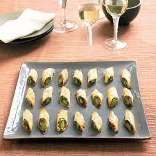 Fortunately mary berry is one of the reigning queens of elegant entertaining, and she has some suggestions for how to get guests to go home. Mary Berry S Savoury Recipes Dinner Ideas