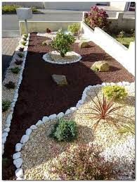 31 Simple Landscaping Ideas How To Decor Your Front Yard Lavorist Easy Landscaping Small Front Yard Landscaping Landscaping With Rocks