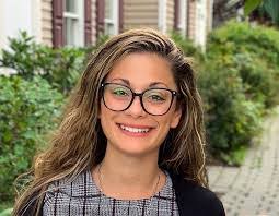 Angela Wise's Instagram, Twitter & Facebook