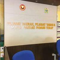 Tuan pengarah perikanan negeri kedah mengiringi y.b. Kompleks Pejabat Daerah Dan Tanah Padang Terap Bt Gedong Jalan Hospital Kuala Nerang 70 Clientes