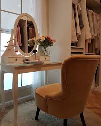 Ikea Pratteln On Instagram Zeit Um Sich Schick Zu Machen Ikeapratteln Silvesteroutfit Silvester Remsta Hemnes Schminktisch Home Decor Chair Furniture